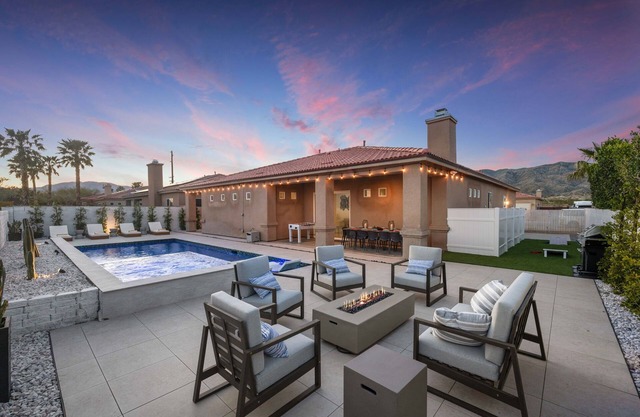 Desert Dream: Brand New Pool&Spa, Game Room, Views