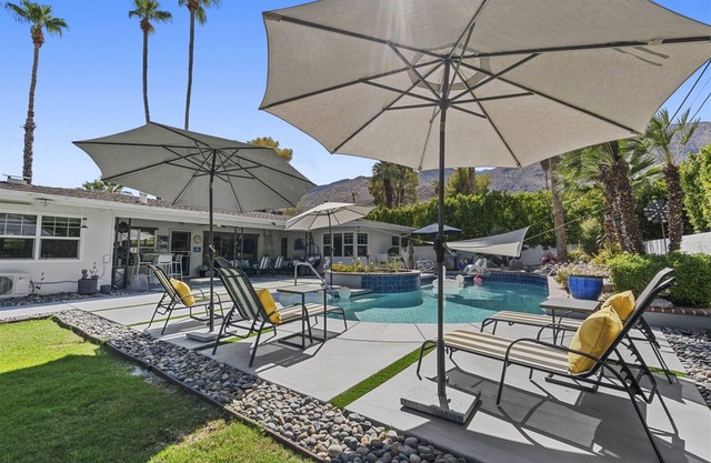 Desert Flamingo House