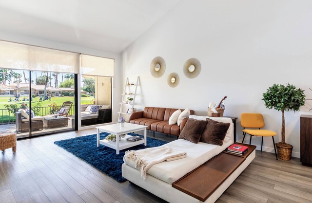 Desert Gateway Mid-Century home on country club! 5 minutes to El Paseo district