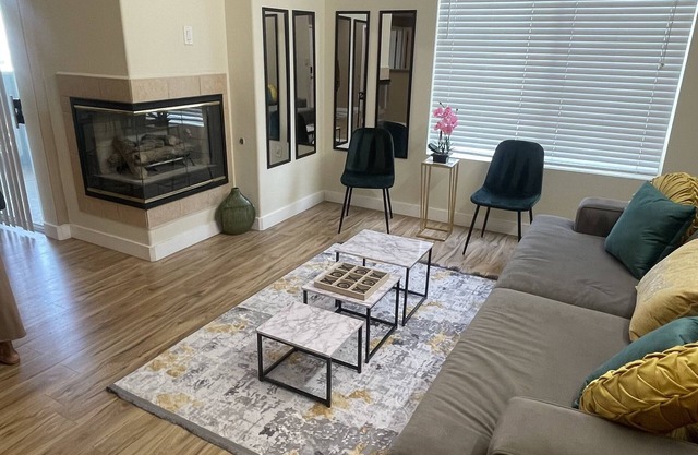 Desert Oasis -2BR Condo 15 mins to Downtown Phoenix, Pool & Spa