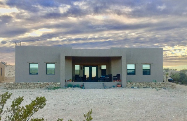 Desert Sky Hideaway: Modern Home near the Terlingua Ghost Town. 3 bedrooms. 2 ba