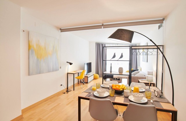 DESIGN APARTMENT. FASHION DISTRICT !