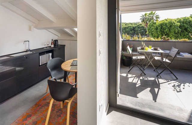 Design apartment with terrace by Wonderful Italy