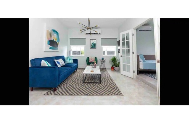 Design District Apartment E