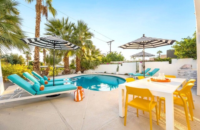 Designer 4-Bedroom Home with Pool - LuxeLife!