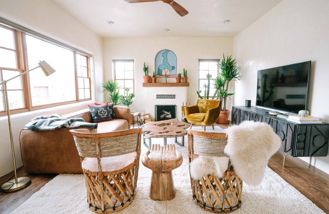 Designer 4BD/3BA +Spa in Historic Downtown