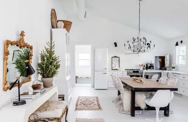 Designer Beach Cottage w/Parisian Charm + Steps to Sand