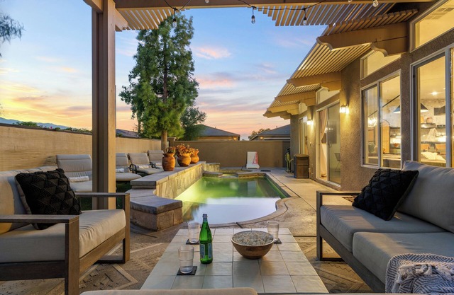Designer Desert Escape w/Pool, Spa & Outdoor Dining at The Riley by AvantStay