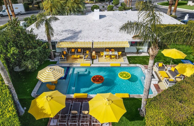 Designer gem with private pool, spa, golf course & mountain views