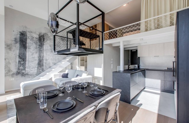 Designer Loft in Trendy Holešovice, Parking, Gym