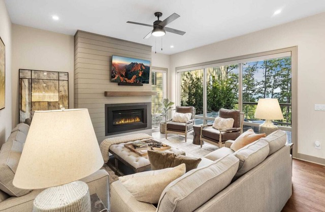 Designer Mountain Home in Upscale Community