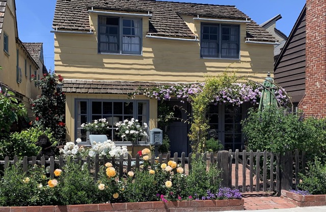 Designer's Historic Cottage Steps to South Bayfront & Near Shops