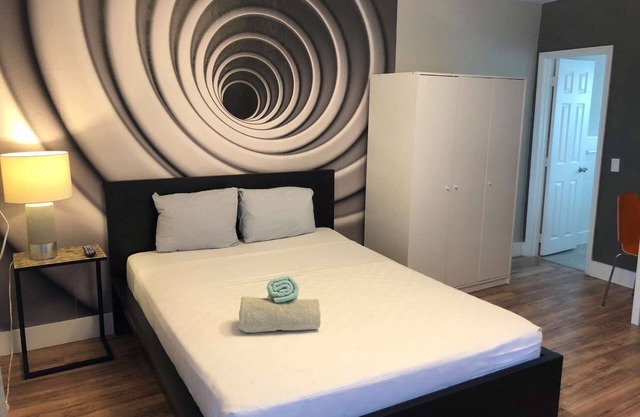 ✨Designer Studio Flat w/Full Kitchen Free Parking