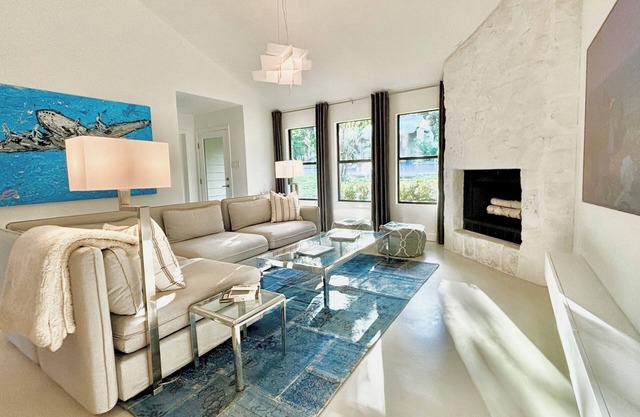 Designer’s modern nature retreat in West Austin’s prestigious Eanes ISD