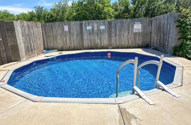 Desirable Location Cowboy Pool Awesome Game Room Near Tx Motor Speedway
