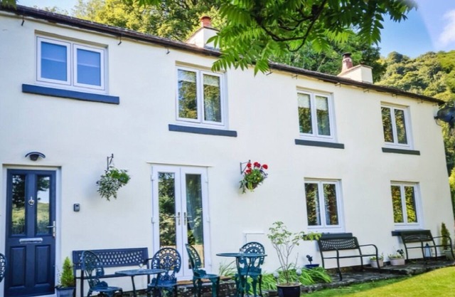 Detached, 6 bedroomed cottage in Matlock Bath, on the edge of the Peak District