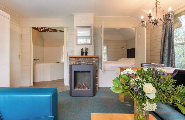 Detached bungalow for 2 people