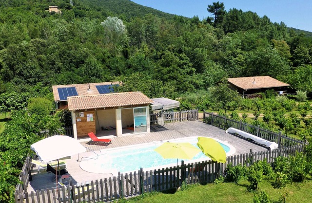 Detached chalet, Pool, Quiet, Big garden, Many activities, PROMO !