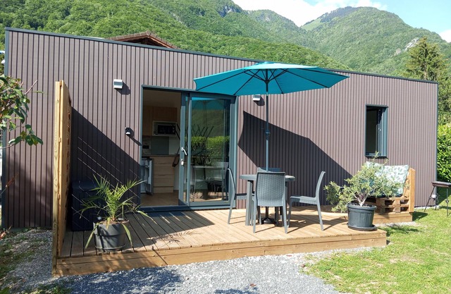 Detached cottage at the foot of the mountains for 2-4 people
