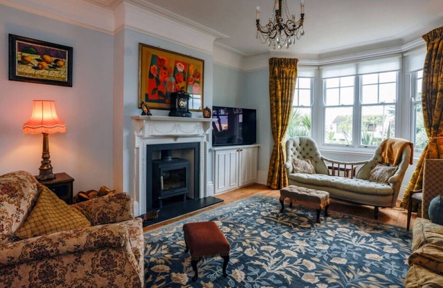 Detached Edwardian Villa with Garden & Parking