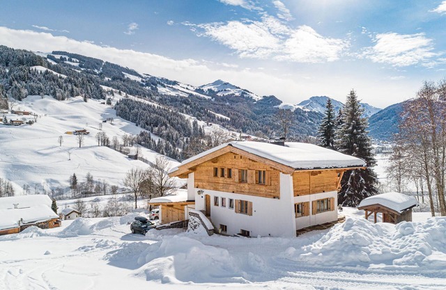 Detached group house close to the valley descent Ki-WestBahn