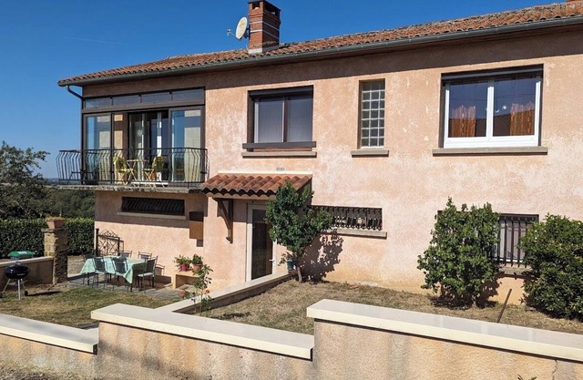 Detached house 25 minutes from the center of Albi.