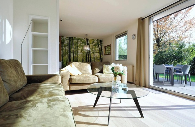 Detached holiday bungalow for six people