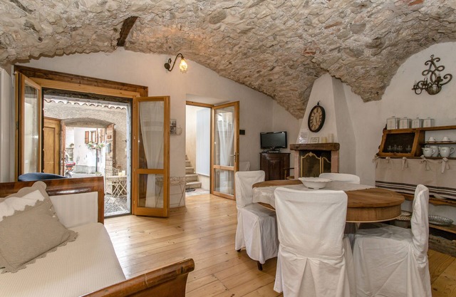 Detached house, charming, romantic and quiet a few steps from Salo '