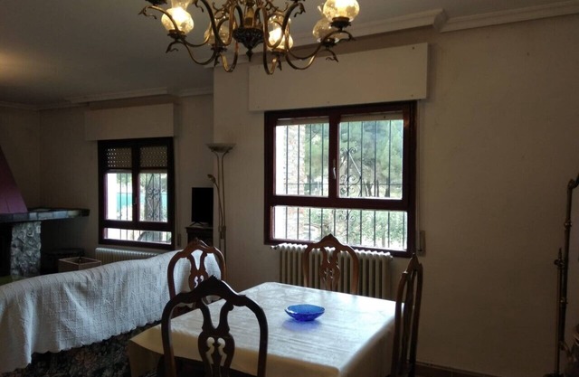 Detached house 8 km from Valladolid. Tranquility, surrounded by pine trees.