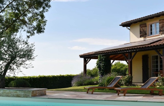 Detached house, in the countryside