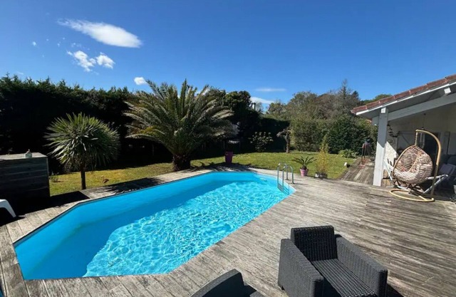 Detached house with pool in Tosse, South Landes.