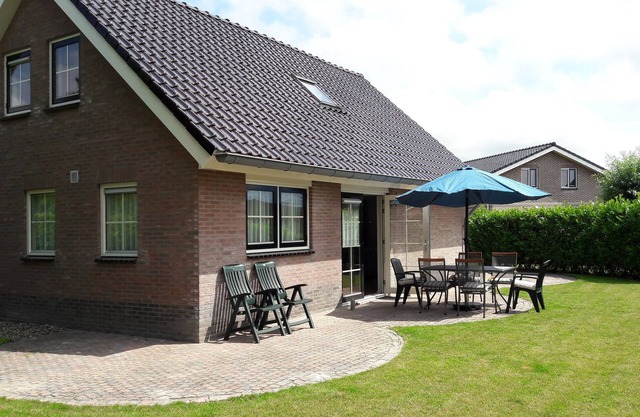 Detached vacation home with enclosed garden close to the Wadden coast