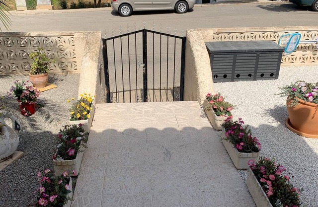 Detached villa with pool, 10km from Benidorm and 5km from the seaside in Altea