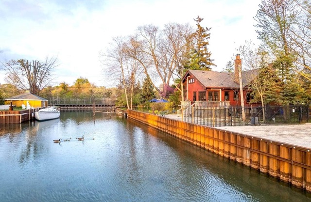 Detroit's Riverside Hideaway