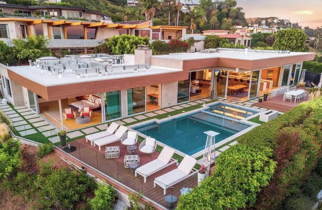 Devlin Estate - Iconic Bird Streets Retreat w/Epic City-to-Ocean Views