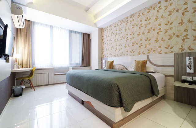 Dewarna Hotel & Convention