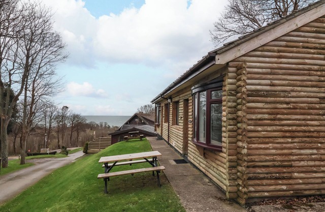 DEXTER'S LODGE, pet friendly, country holiday cottage in Ilfracombe