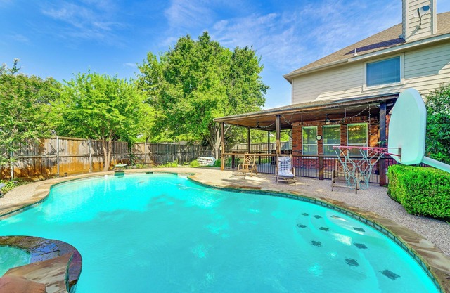 DFW Sports Hub: Home w/Pool & Hot Tub in Frisco!