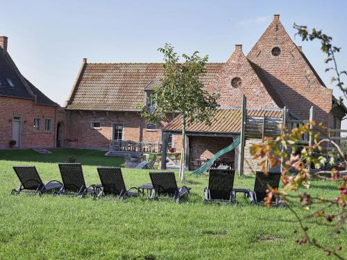 Diksmuide Mansion with Games
