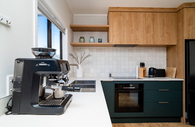 Dillon Darling - fun family holiday home, close to village and beach, sleeps 11!