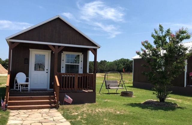 Dinosaur Valley RV Park Cabin 3
