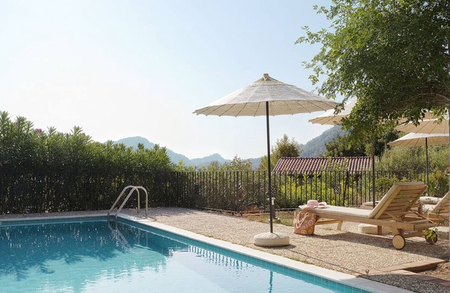 Dionysos Villa - Two Bedroom Resort, Sleeps 5
