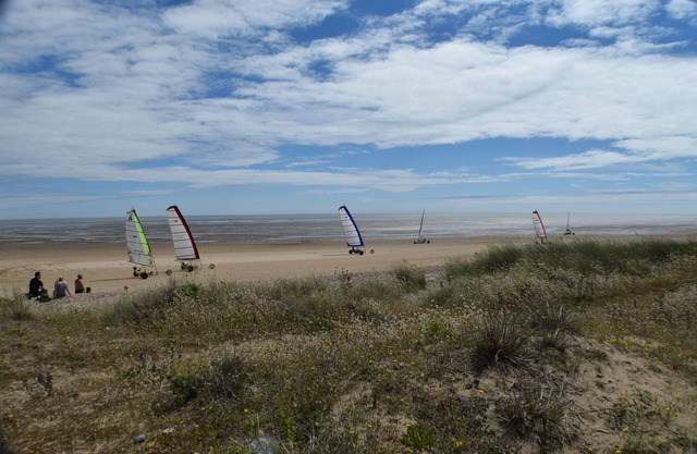 DIRECT ACCESS To Beach, Superb, Spacious family holiday home