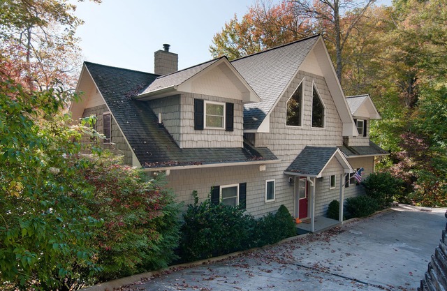 Direct Lakefront 5BR/4B Spectacular Mt & Lake front Views - Satellite and Wifi