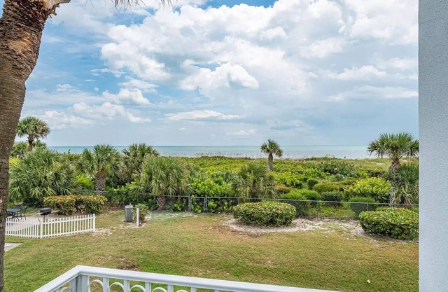Direct Ocean Front Condo w Big Beach Views/Heated Pool/Hot Tub/VeryPrivateBeach