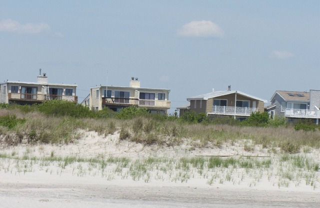 Direct Oceanfront Home, Quiet Location Yet Close To Everything