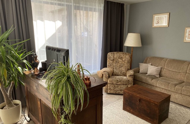 Directly at the spa gardens, barrier-free, quiet, newly renovated, 60 sqm