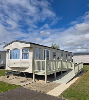 Disabled caravan -ramped decking - Grange Leisure Park, Mablethorpe - Pet friendly and Wifi - Meadow Lakes Caravan & Lodge Hire