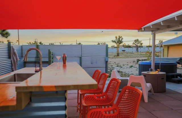 Discoasis Joshua Tree - 2.5 Acres w/Bar & Hot Tub