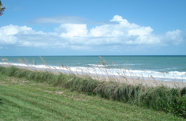 DISCOUNT RATE! VERO BEACH DIRECT OCEAN FRONT LUXURY: MAKE YOUR DREAMS A REALITY
